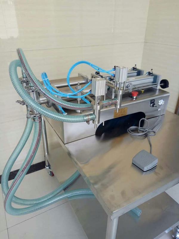دستگاه پرکننده مایعات پنوماتیک با نازل دوتایی برای پر کردن شامپو، روغن، مواد شیمیایی G1WY-2Y-500
