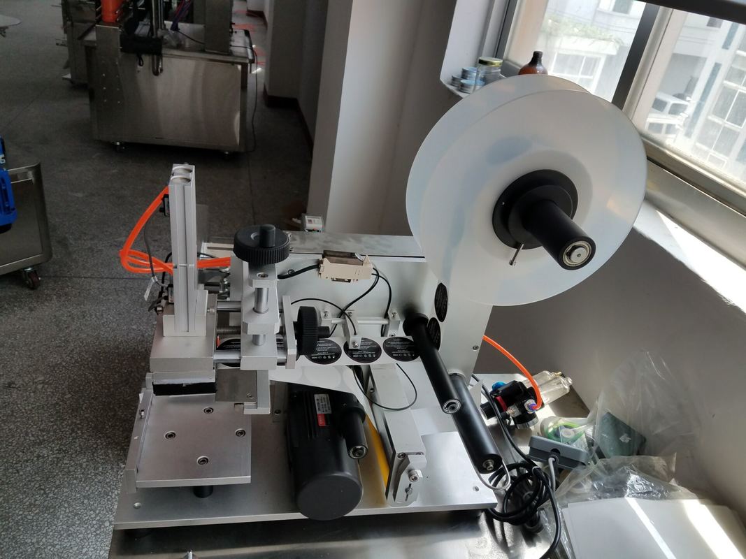 دستگاه لیبل‌زن سطوح صاف سفارشی حرفه‌ای برای جعبه/کیسه/درب، برچسب، برچسب بطری مربع، توزیع‌کننده