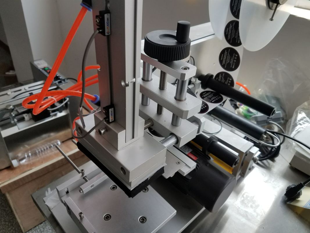 دستگاه برچسب گذاری با دقت بالا برای سطح صاف، بطری مربع، قیمت کارخانه