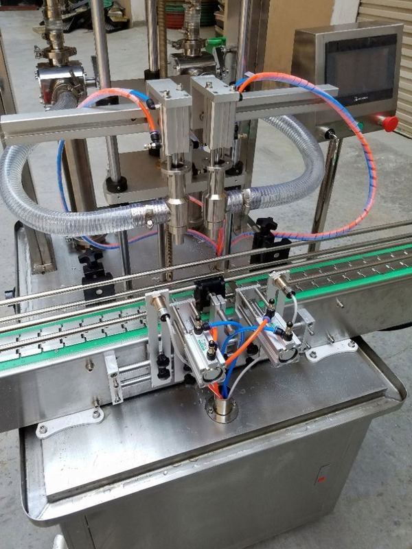 اتوماتیک 4 سر صورت کرم زیبایی عمودی لوازم آرایشی پاست بطری پر کردن ماشین با پمپ تغذیه