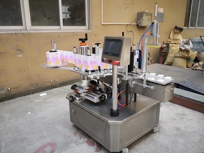 دستگاه لیبلزن خودکار دو رو برای مواد شوینده لباسشویی، نیمهخودکار برای بطریهای مربعی 0